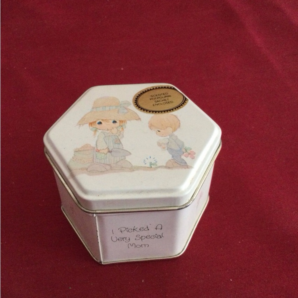 Vintage 1987 Precious Moments Mom TIn With Potpourri